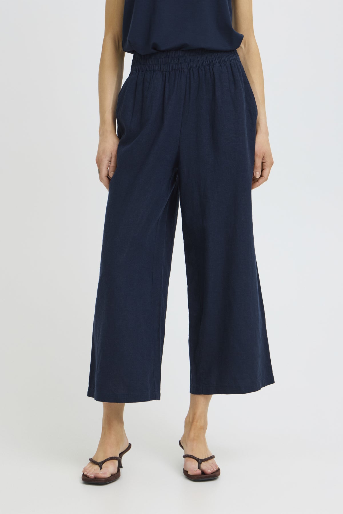 Trousers - B. Young - 20813083