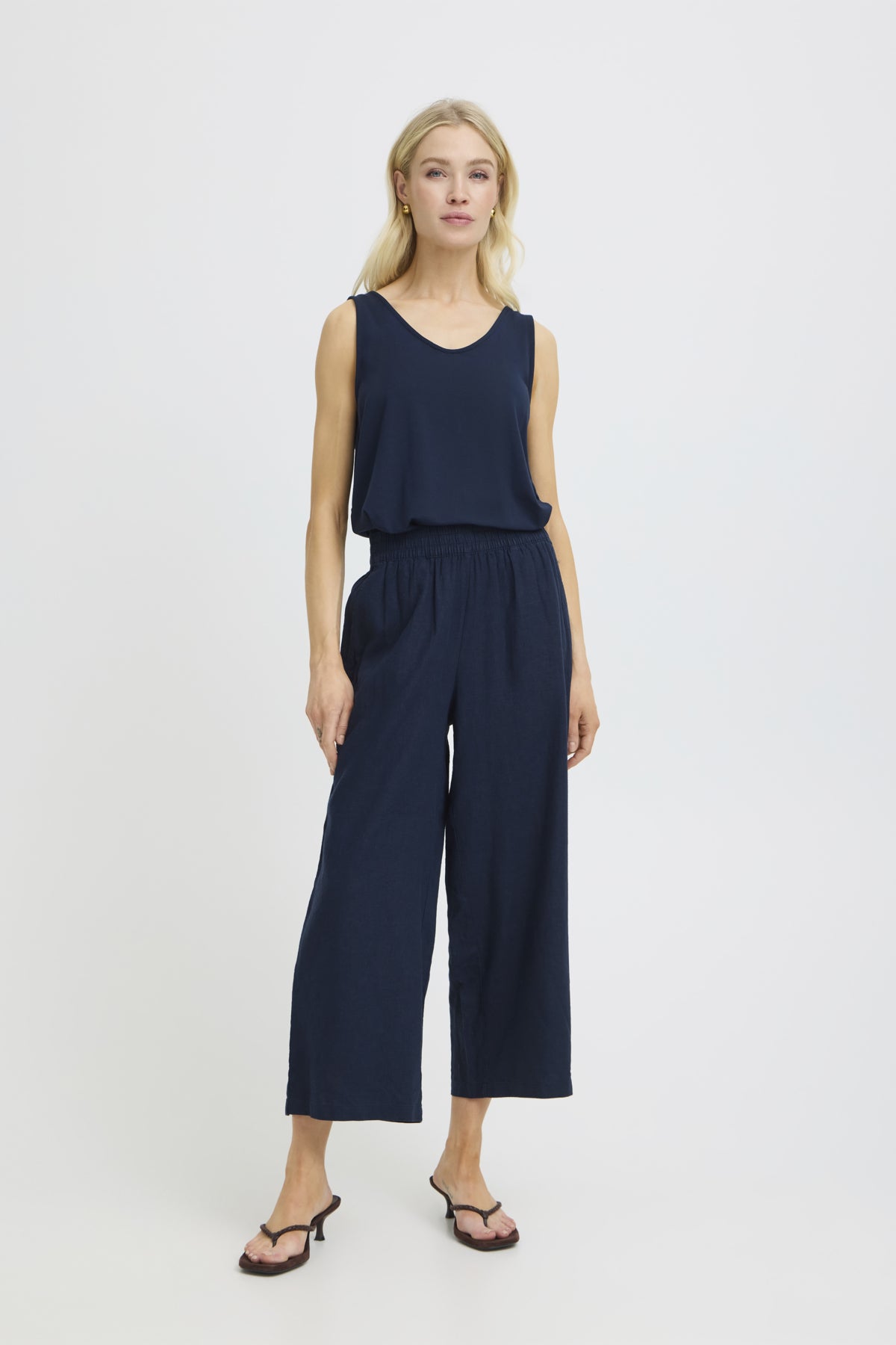 Trousers - B. Young - 20813083