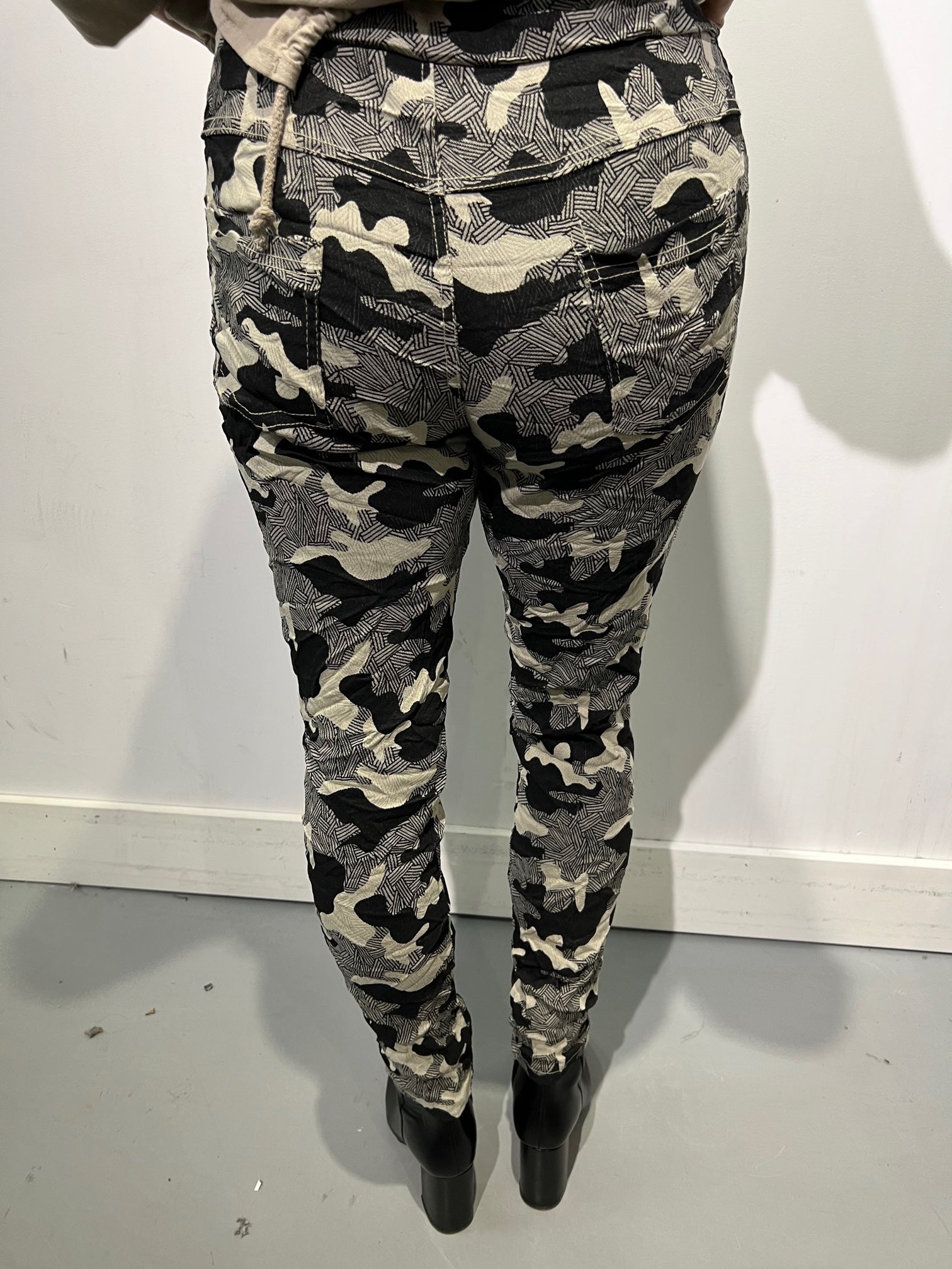 Trousers Italian collection CAMO-BEIGE